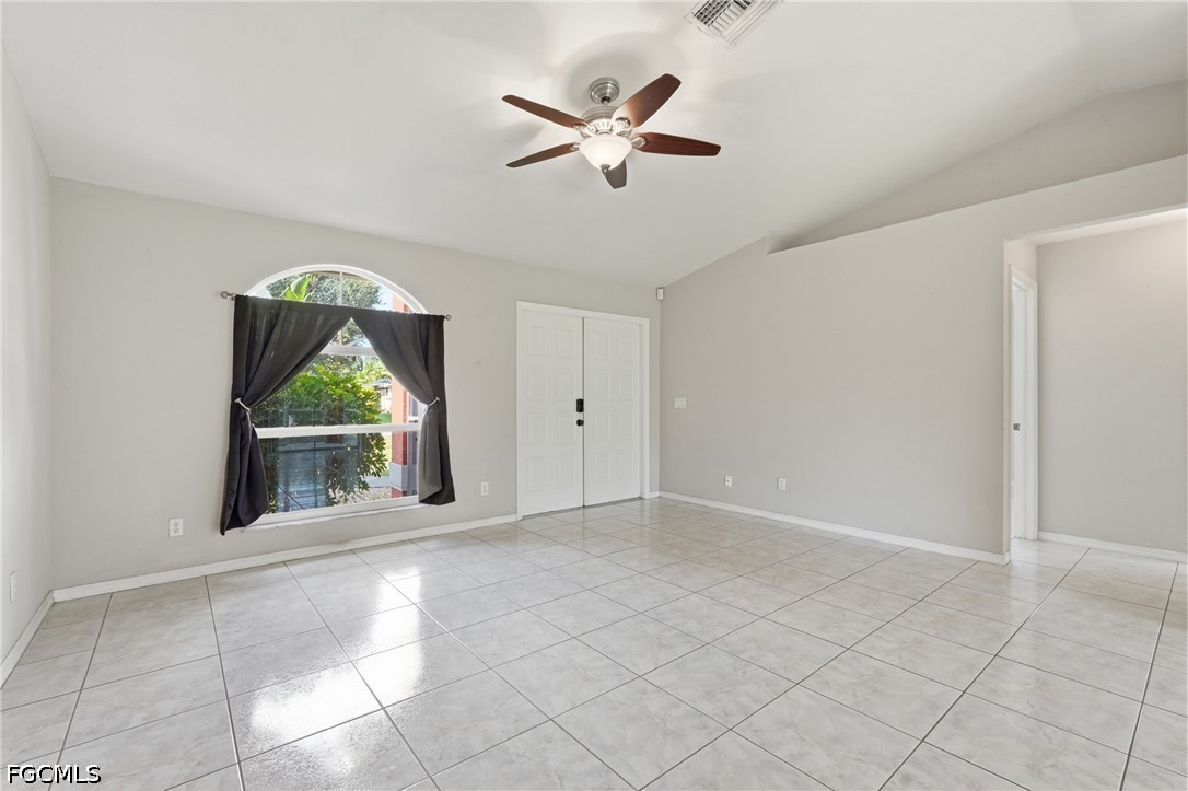 1403 Ne Van Loon Ter Property Photo 15