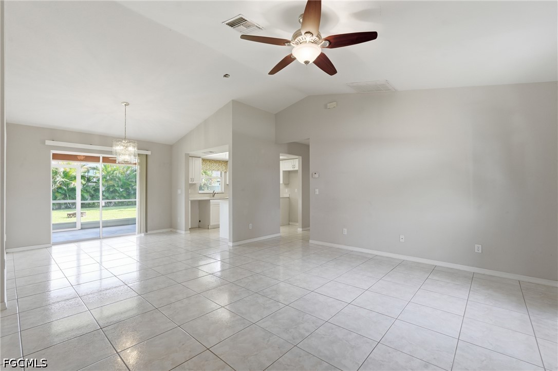 1403 Ne Van Loon Ter Property Photo 17