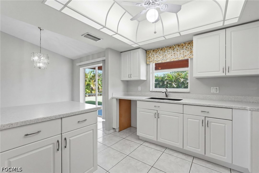 1403 Ne Van Loon Ter Property Photo 22