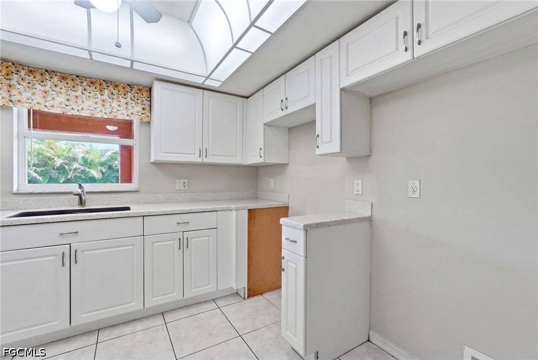 1403 Ne Van Loon Ter Property Photo 23
