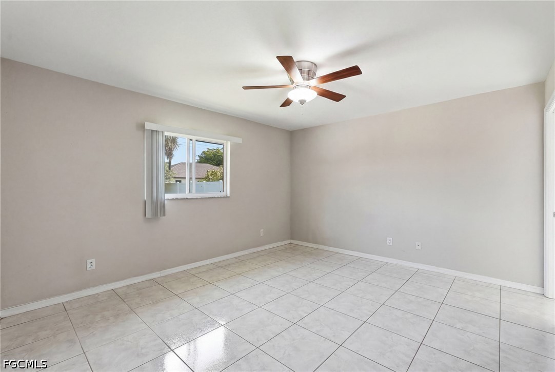 1403 Ne Van Loon Ter Property Photo 25