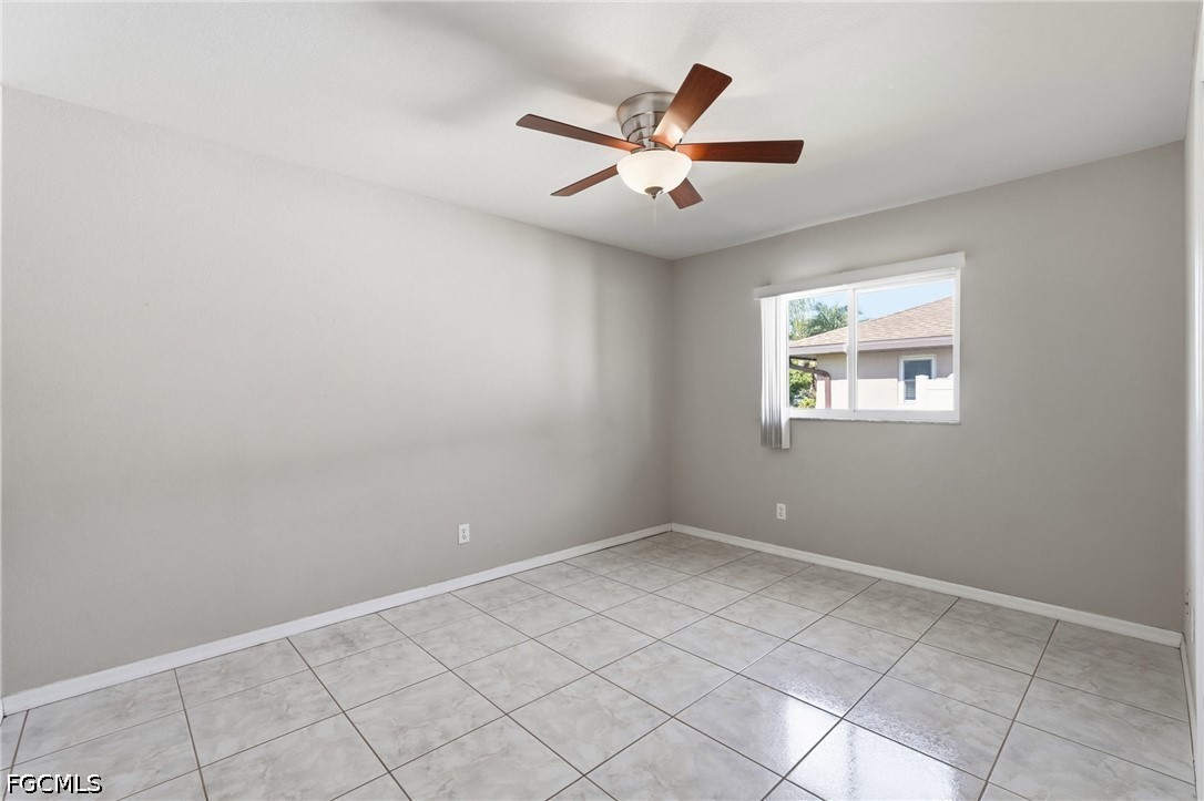 1403 Ne Van Loon Ter Property Photo 32
