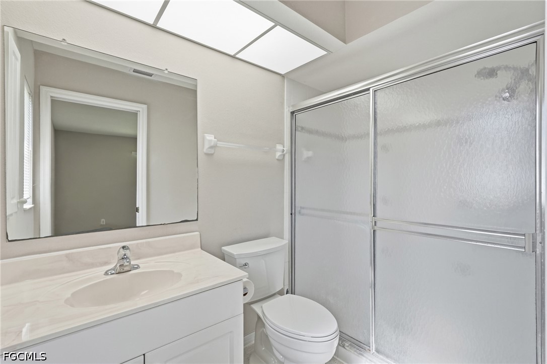 1403 Ne Van Loon Ter Property Photo 34