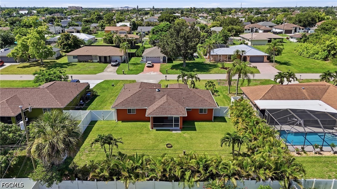 1403 Ne Van Loon Ter Property Photo 46