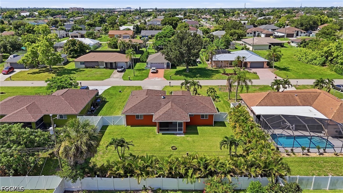 1403 Ne Van Loon Ter Property Photo 47