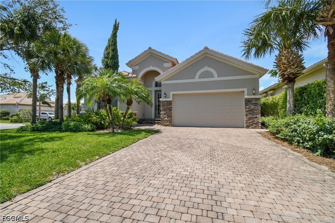 5742 Calmar Breeze Ln Property Photo 2