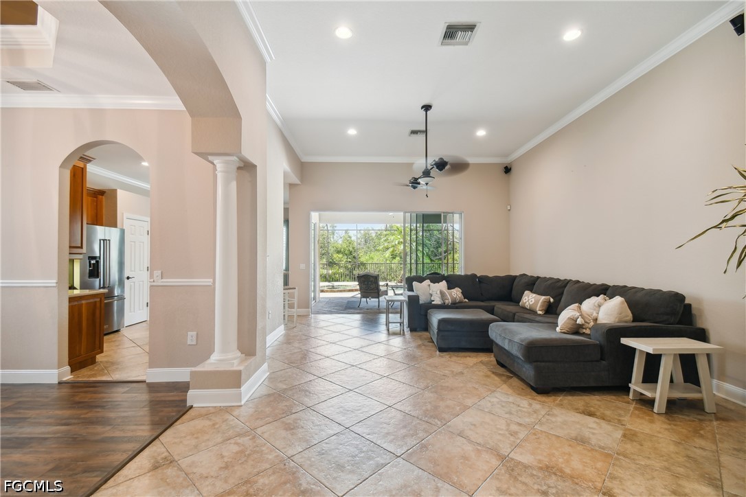 5742 Calmar Breeze Ln Property Photo 8