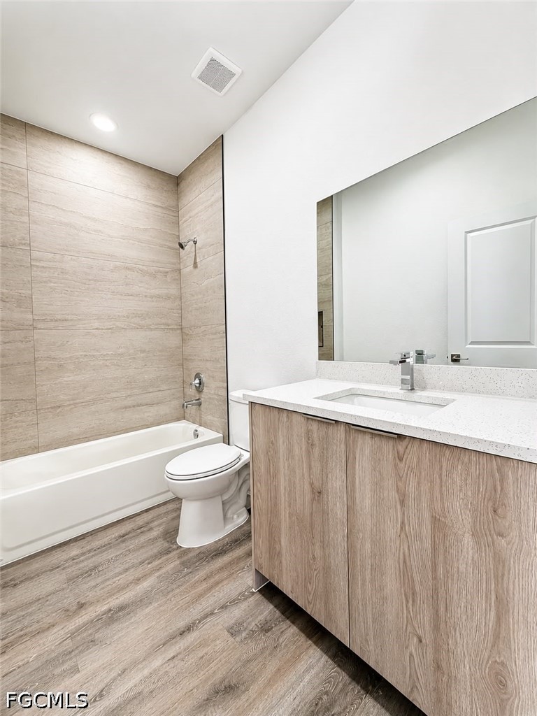 1258 Milwaukee Blvd Property Photo 8
