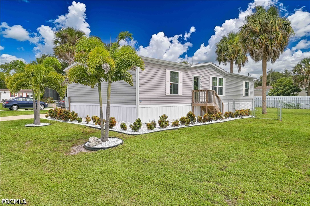 2481 Austin Smith Ct Property Photo 4