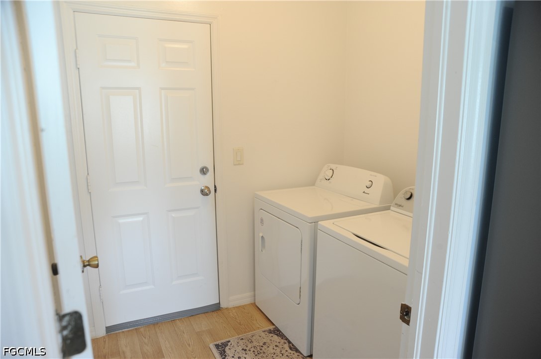 1220 Cloplon St E Property Photo 11
