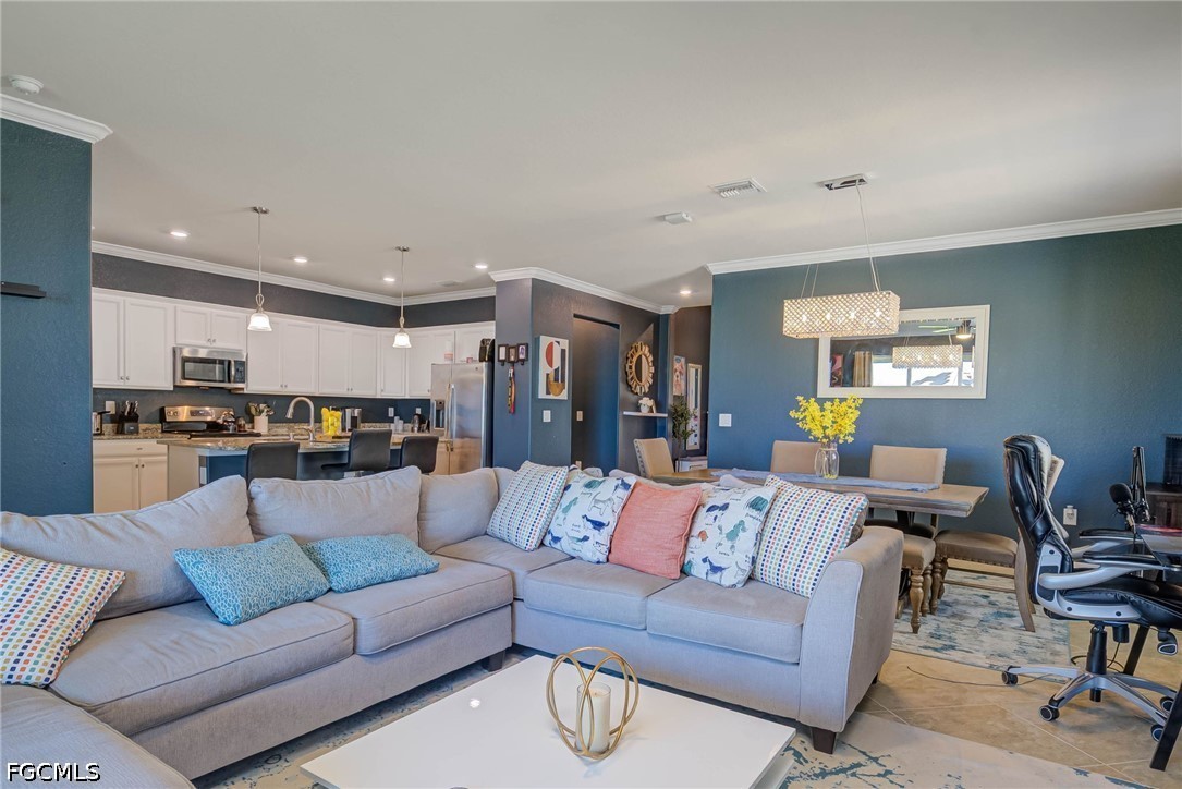 3652 E Hampton Cir Property Photo 6