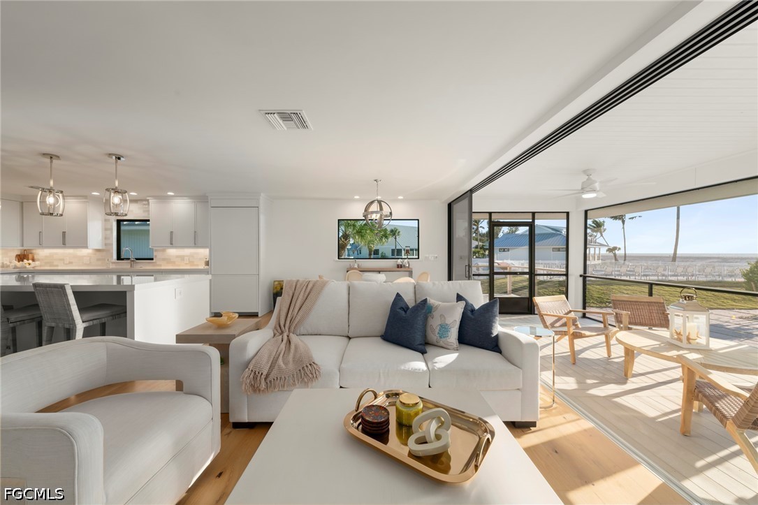 25 Beach Homes Property Photo 3