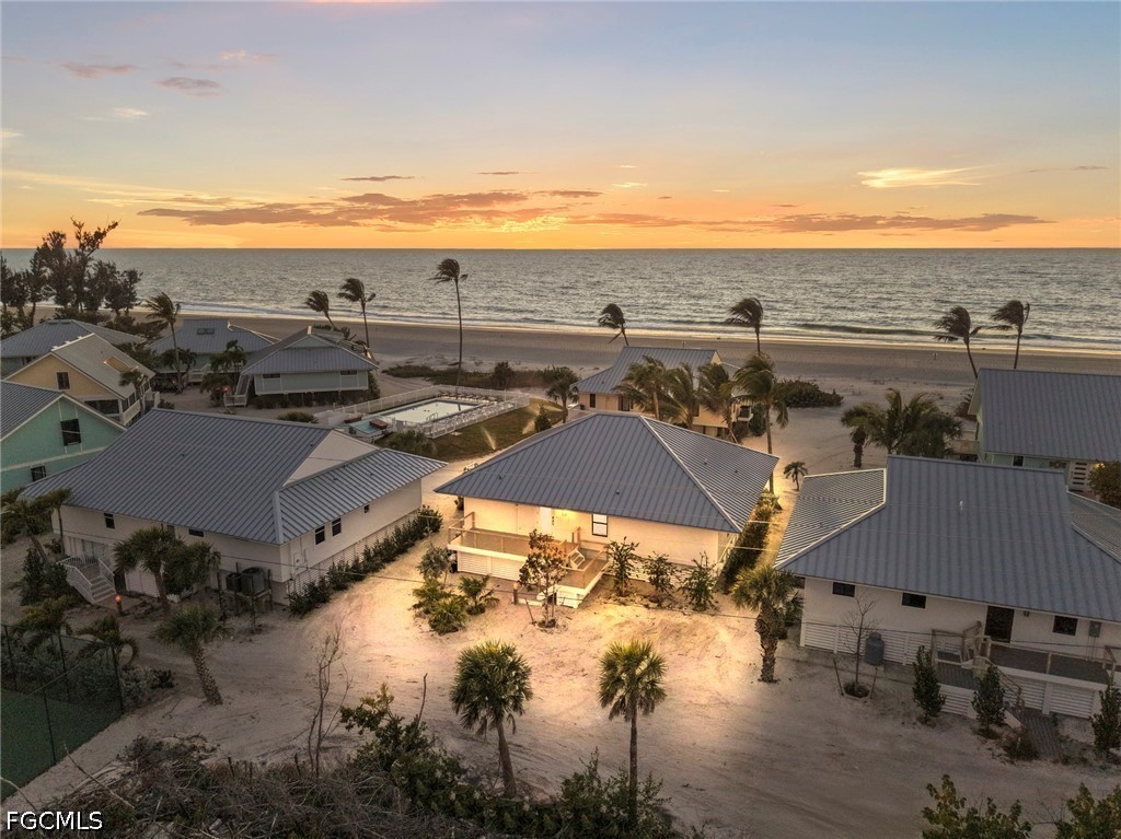 25 Beach Homes Property Photo 4
