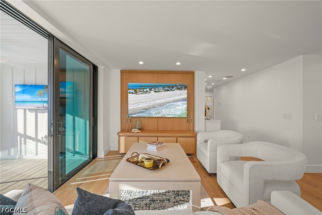 25 Beach Homes Property Photo 14