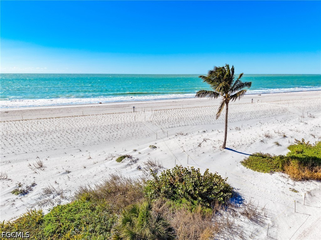 25 Beach Homes Property Photo 48
