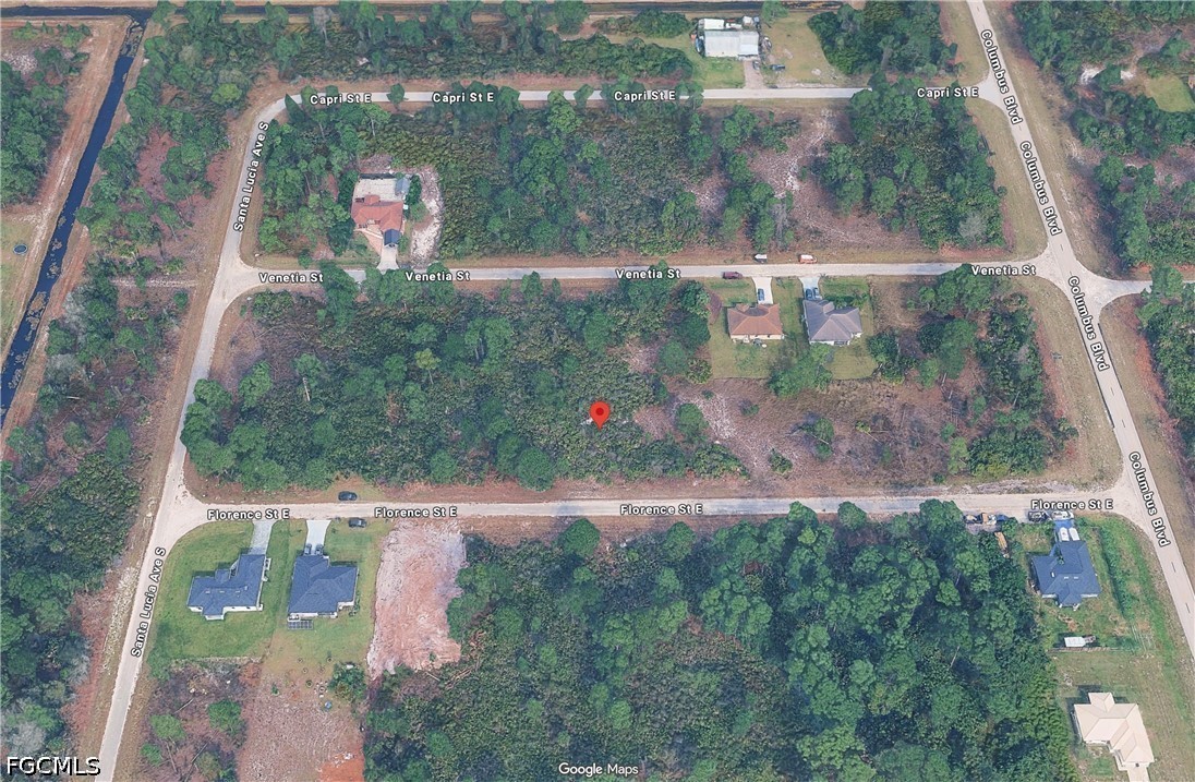 1141 Florence St E Property Photo 4