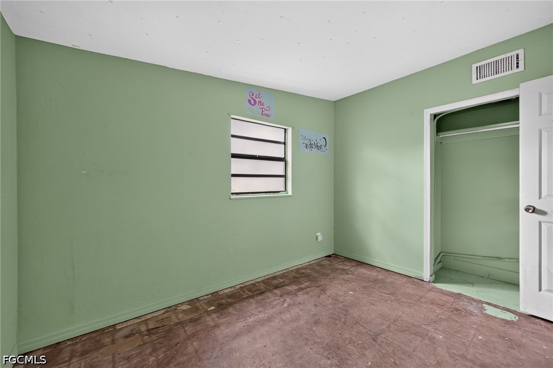 1223 Embassy Ln Property Photo 18