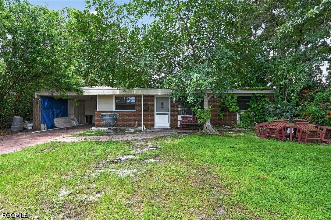 1223 Embassy Ln Property Photo 26