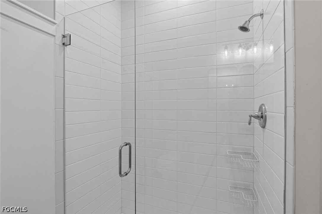 17624 Kinzie Ln Property Photo 9