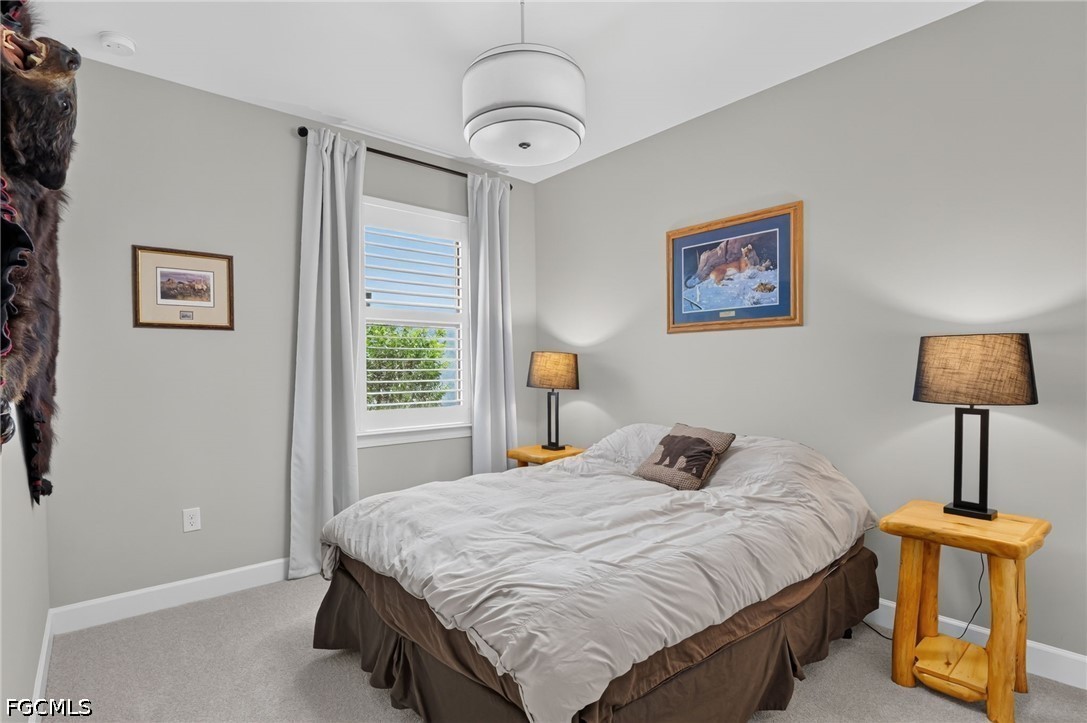 17624 Kinzie Ln Property Photo 16