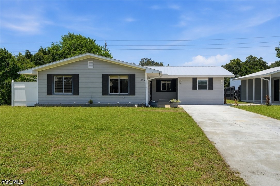 865 Quail RUN Property Photo 1