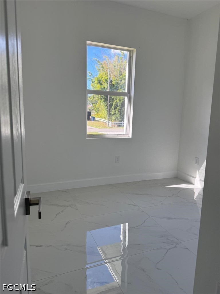 1832 Lindsay St Property Photo 13