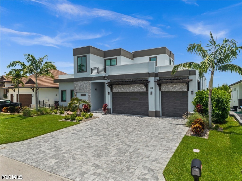 5305 Bayshore Ave Property Photo 1