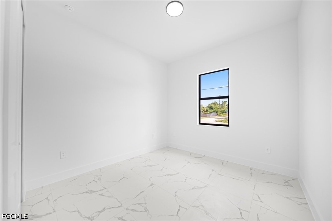2604 27th St W Property Photo 17