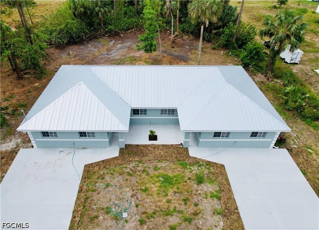 3825/3827 Hollycrest St Property Photo 1