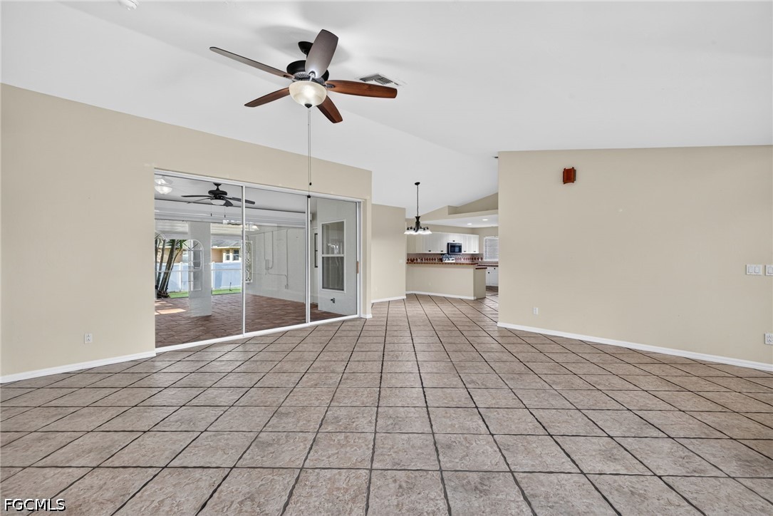 1632 Sw 43rd Ter Property Photo 4