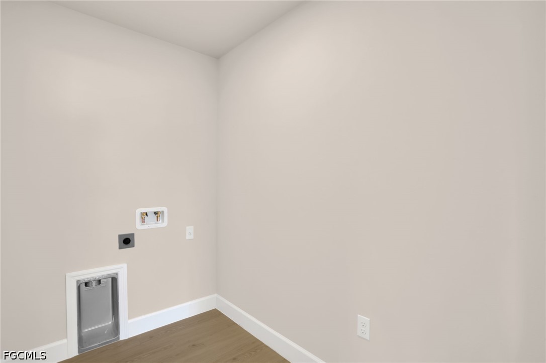 532 Raintree St E Property Photo 23