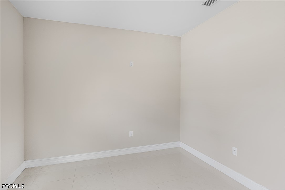 335 4th Ave Property Photo 27