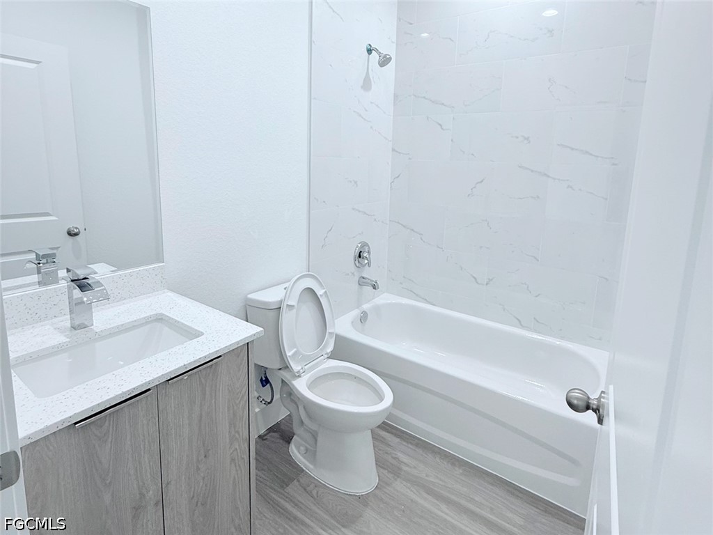 1048 Jay Ct Property Photo 3