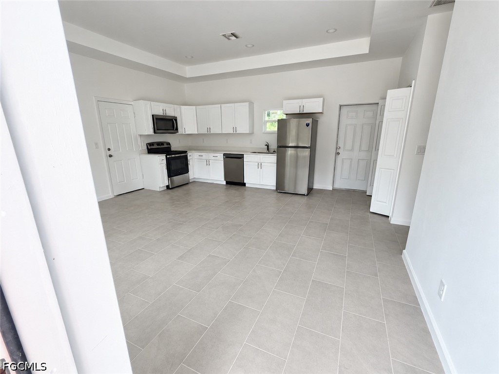 1106 Capri St E Property Photo 2