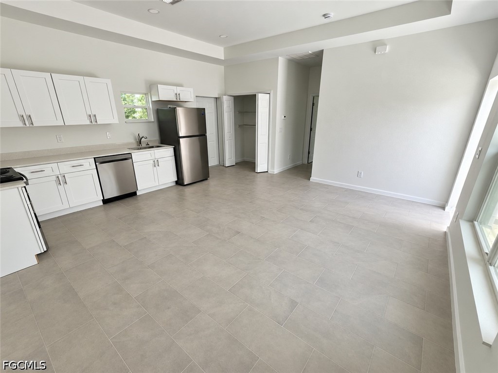 1106 Capri St E Property Photo 3