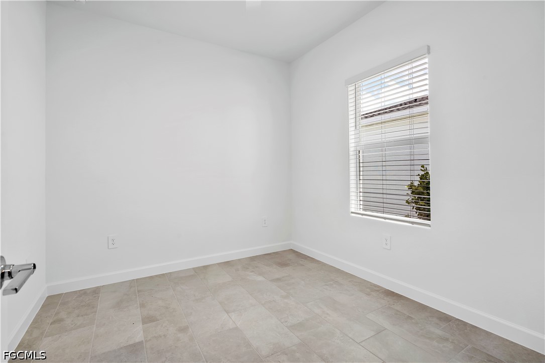 14735 Bluewater Rd Property Photo 6