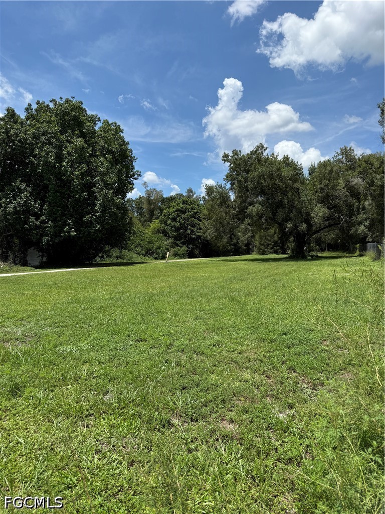 1325 Laurel Dr Property Photo 4