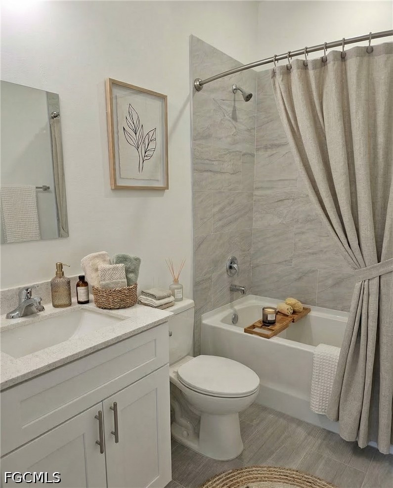 1067 Ainsworth St E Property Photo 3
