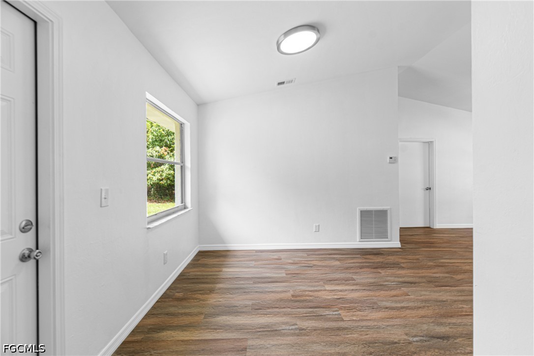 2816 Economy St Property Photo 9