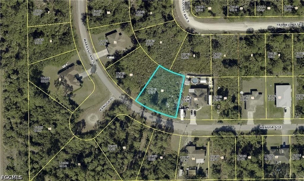 905 Kanuga St E Property Photo 2
