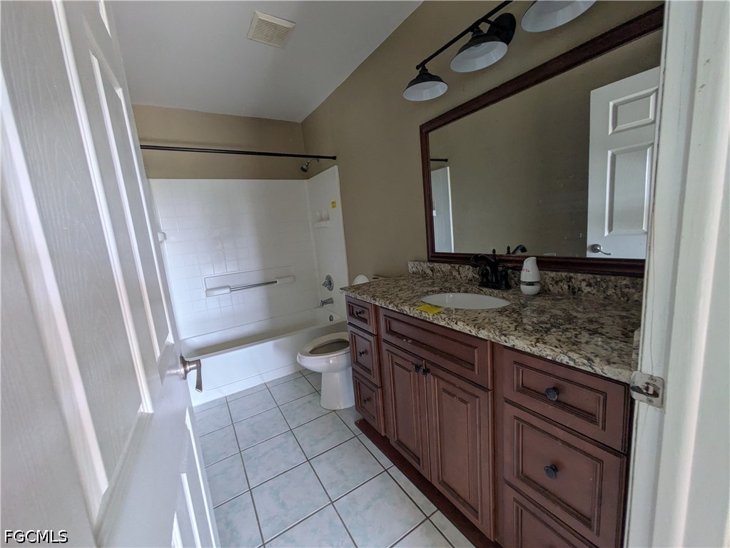 925 Foxdale Ave Property Photo 3