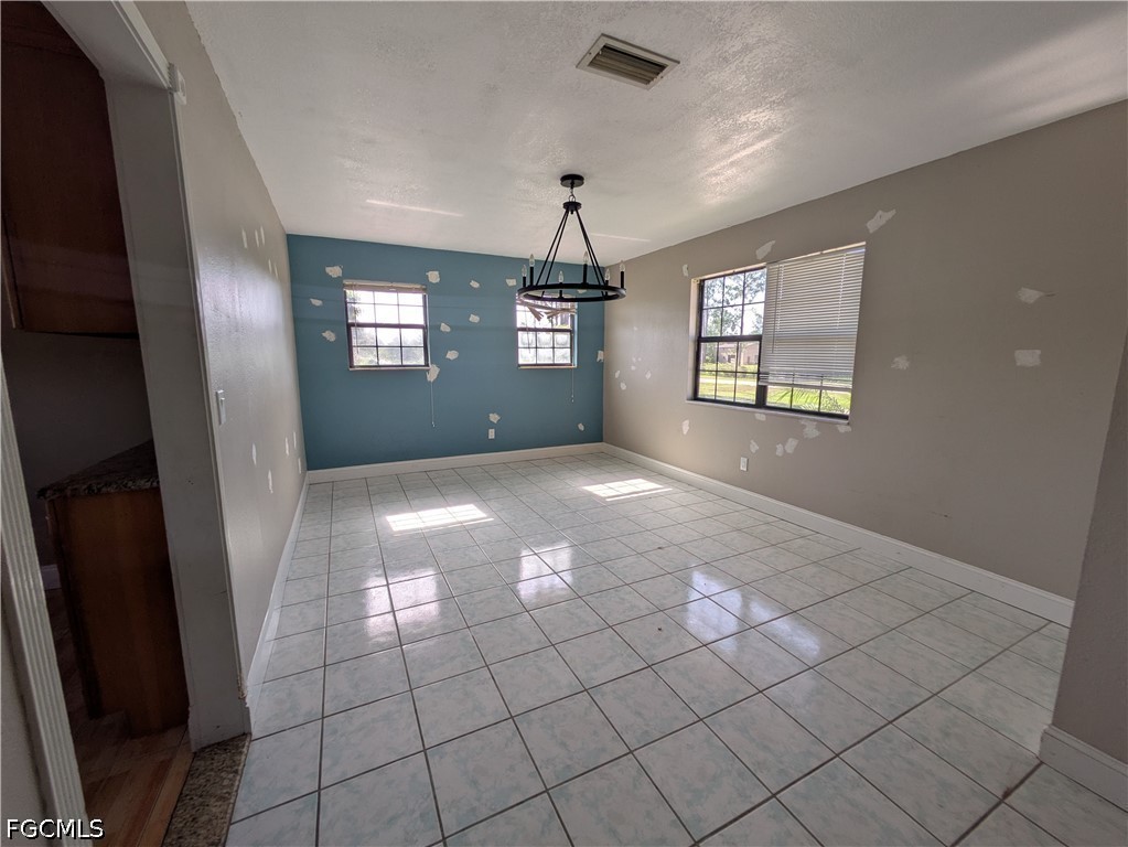 925 Foxdale Ave Property Photo 6