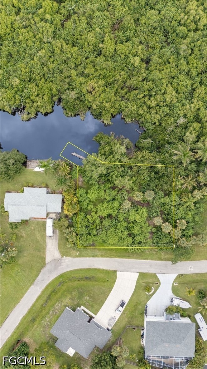 315 Shore DR
