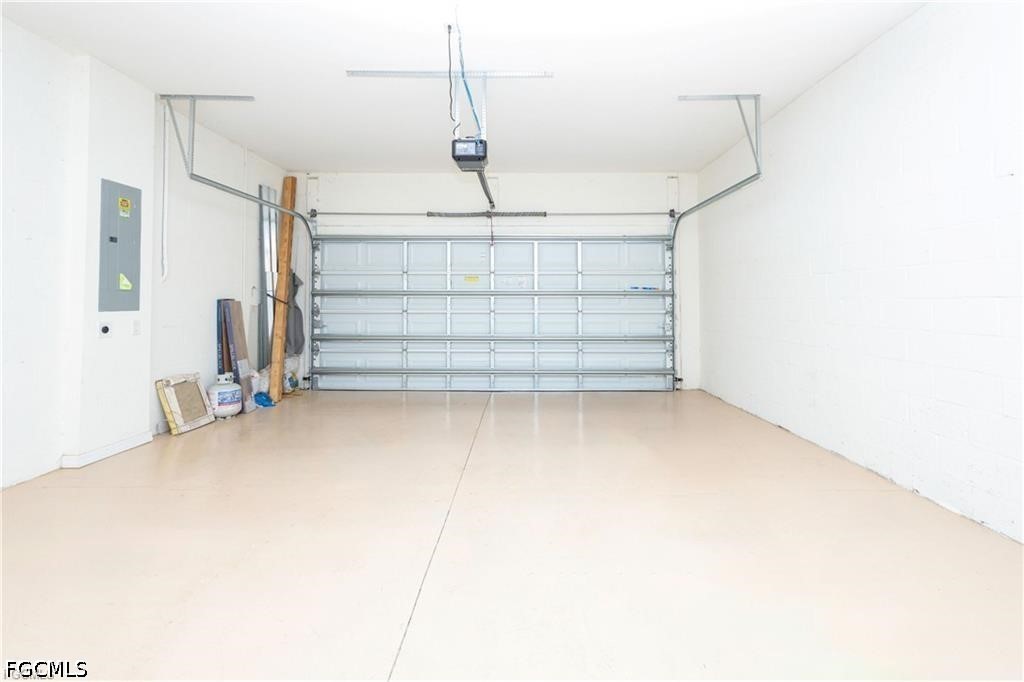 17724 Wayside Bend Property Photo 3