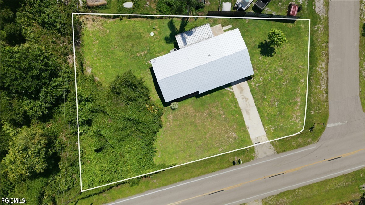 1290 Barrett Rd Property Photo 3