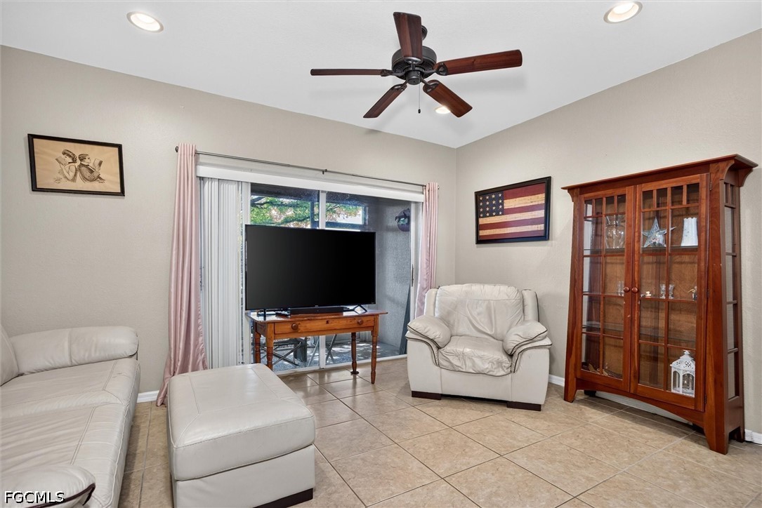 8237 Pacific Beach Dr Property Photo 3