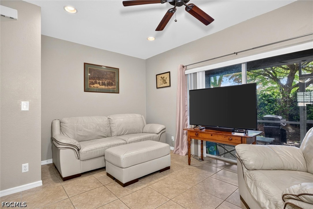 8237 Pacific Beach Dr Property Photo 8