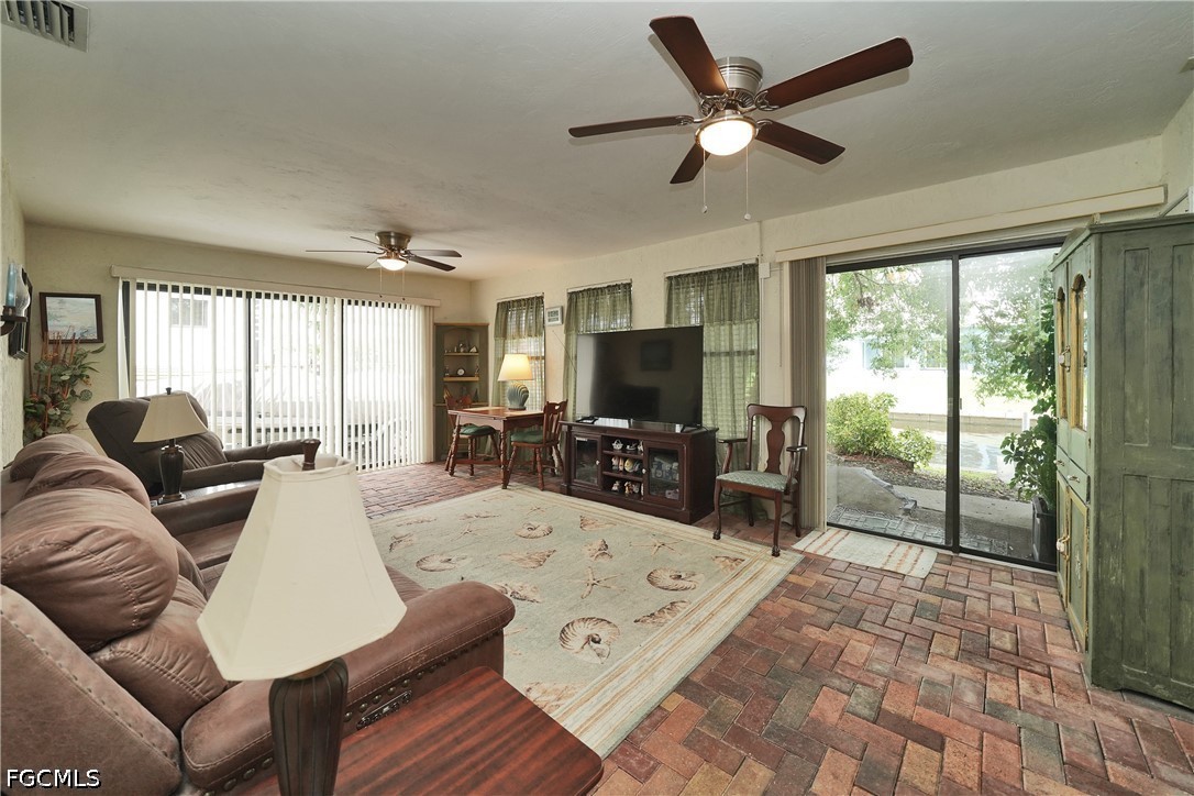 7228 Reymoor Dr Property Photo 26