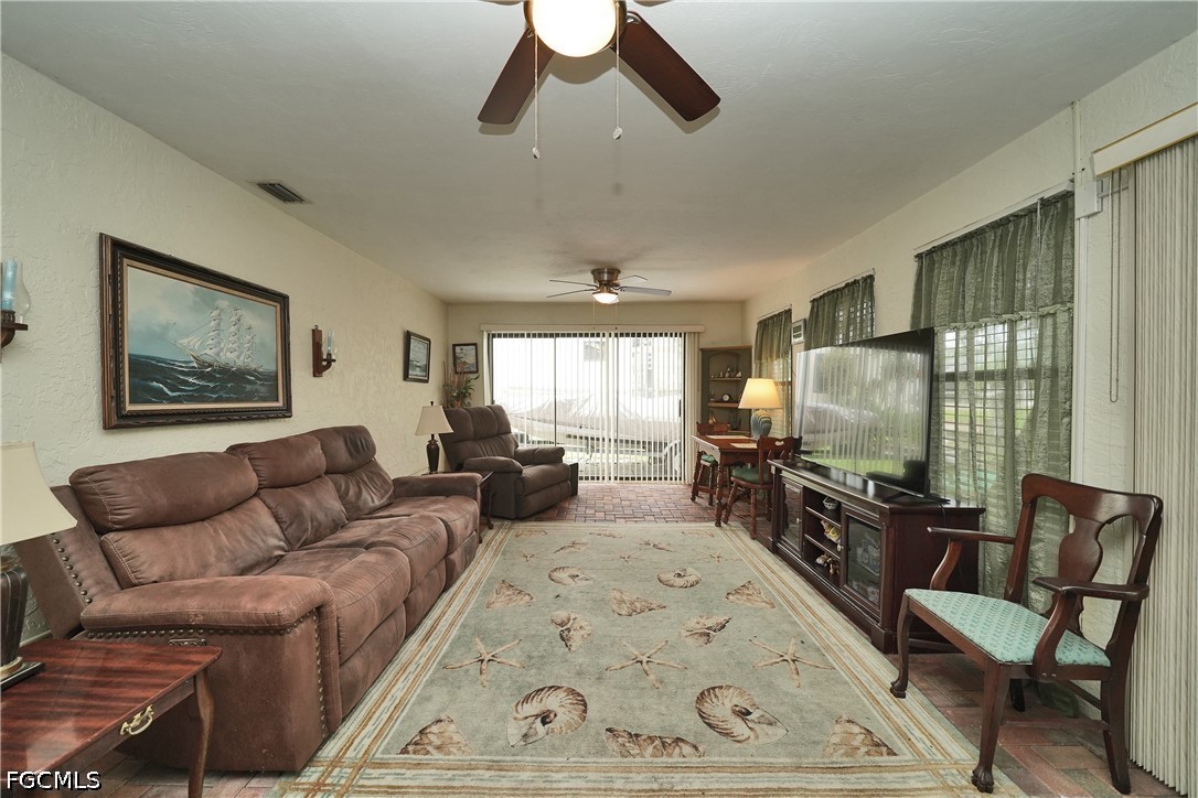 7228 Reymoor Dr Property Photo 27