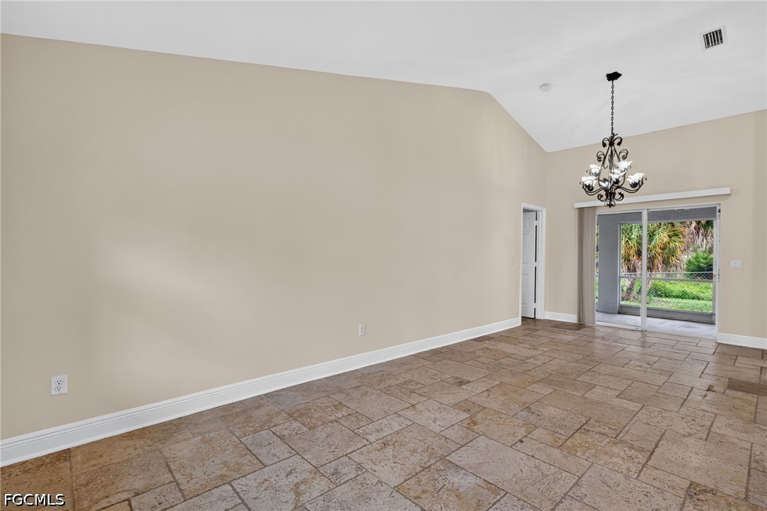 1235 Cloplon St E Property Photo 5